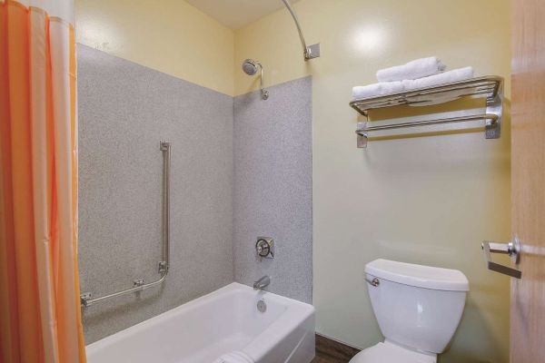 La Quinta Inn Ste Logan (River Heights)